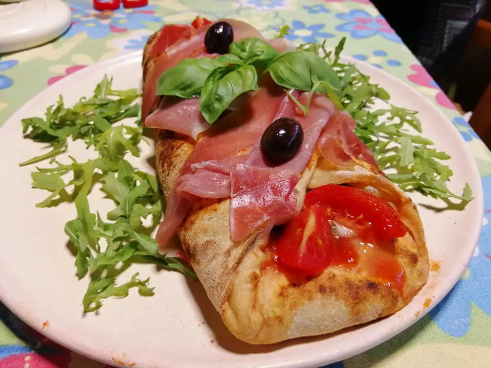 calzone rajo home restaurant chez Patty