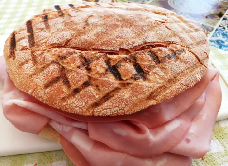 focaccia con mortadella home restaurant chez Patty